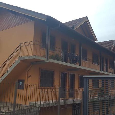 Apartamento Com Otimo Custo - Beneficio No Centro De Канела Екстериор снимка