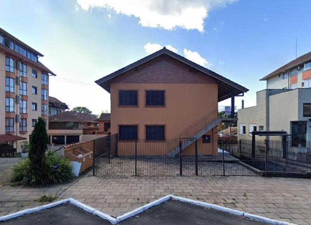 Apartamento Com Otimo Custo - Beneficio No Centro De Канела Екстериор снимка
